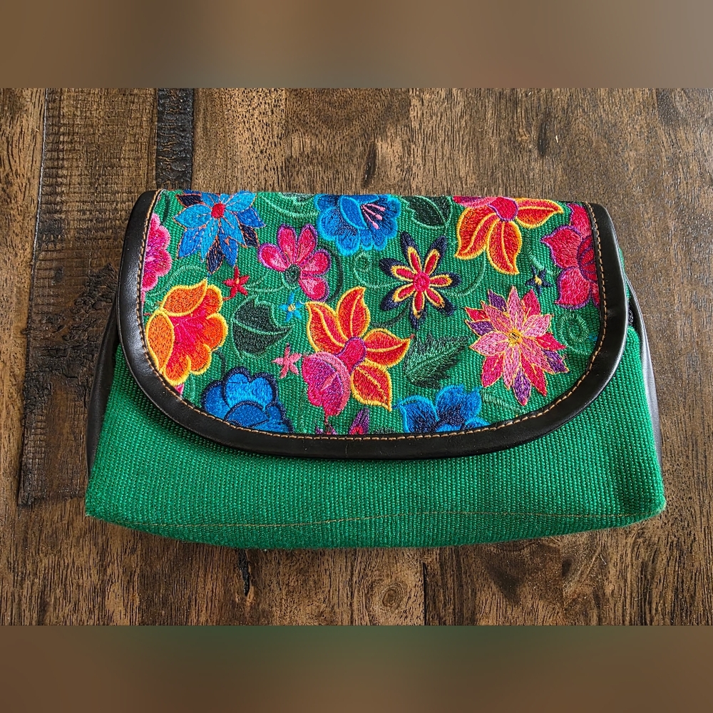 Floral Embroidered Clutch - Green